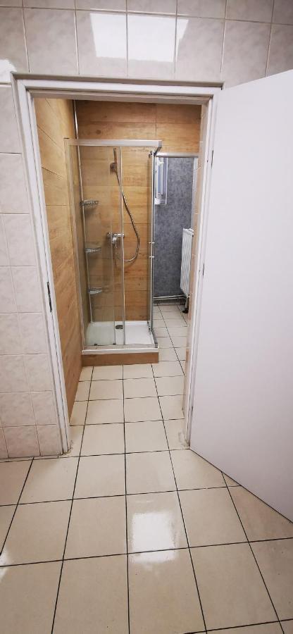 Hostel Powstaniec Wola - Private Rooms Varšava Exteriér fotografie