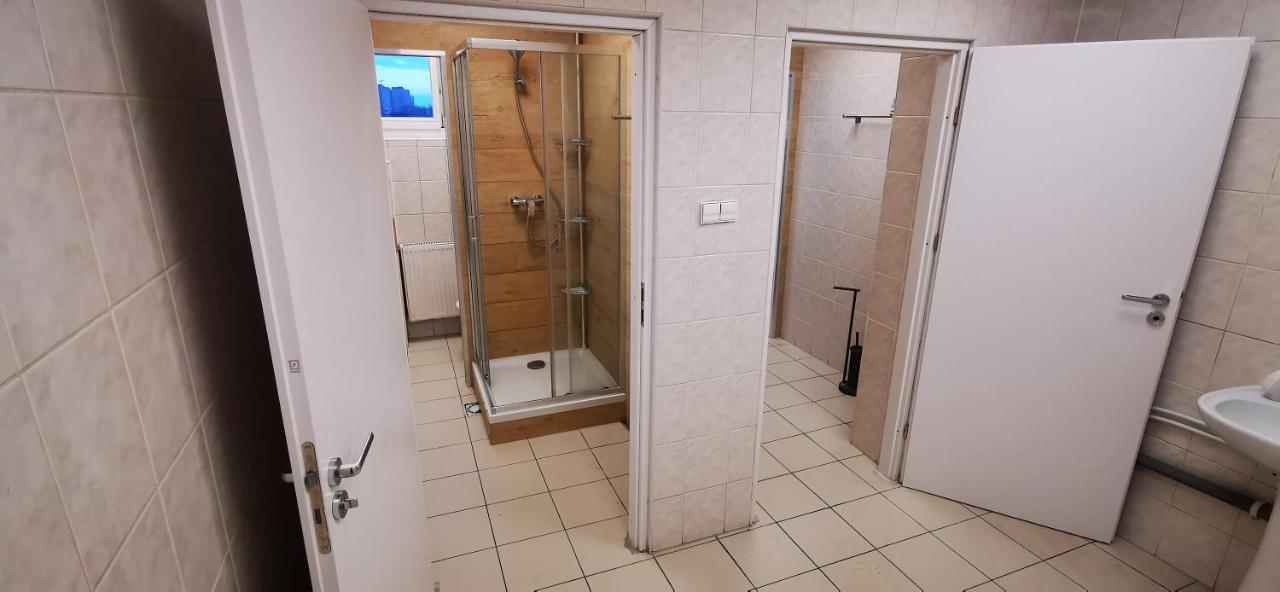 Hostel Powstaniec Wola - Private Rooms Varšava Exteriér fotografie