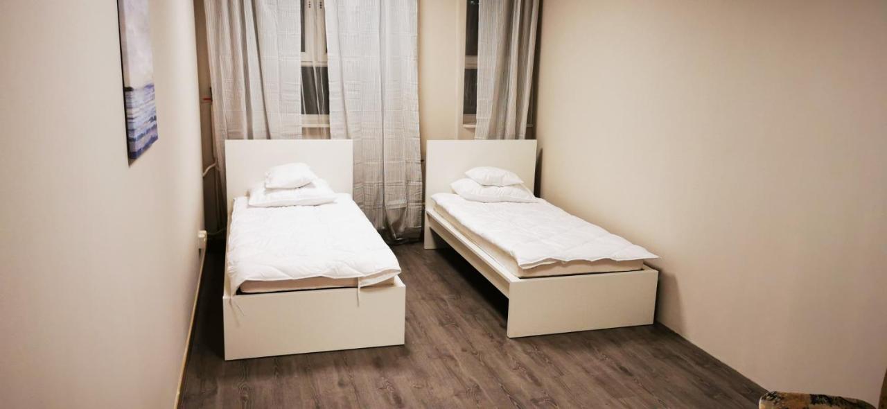 Hostel Powstaniec Wola - Private Rooms Varšava Exteriér fotografie