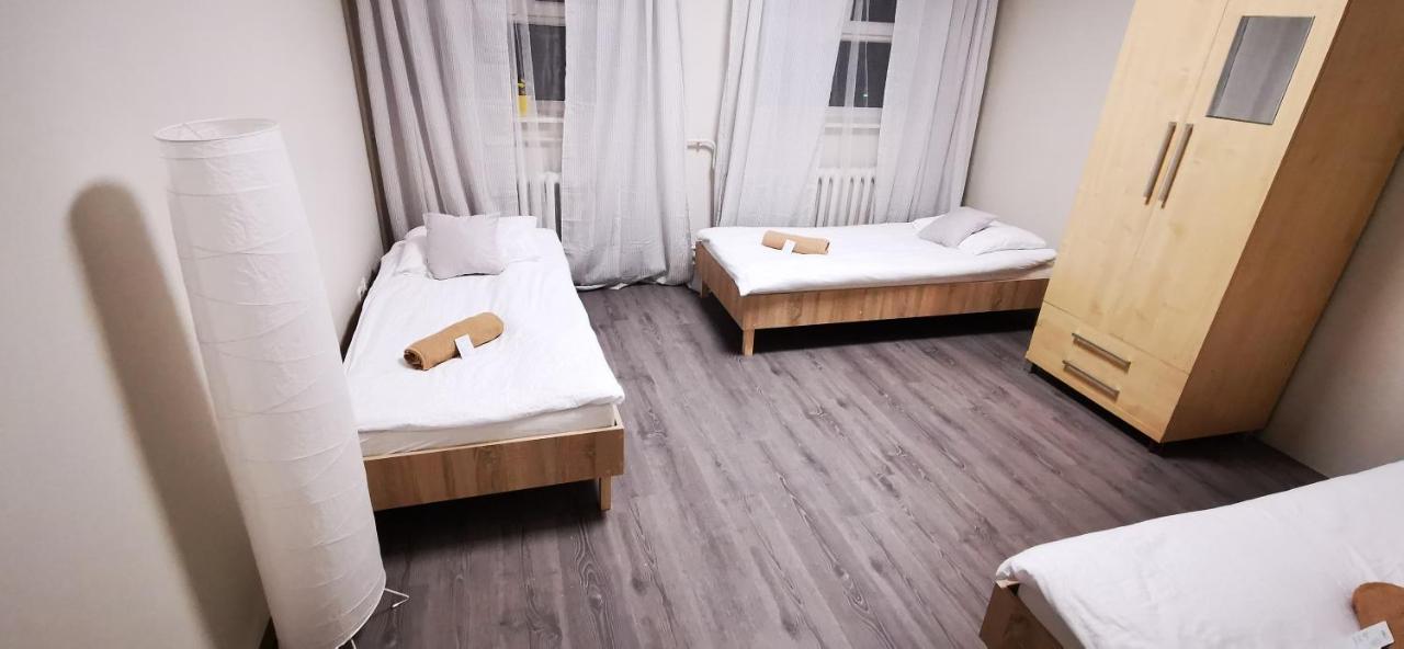 Hostel Powstaniec Wola - Private Rooms Varšava Exteriér fotografie