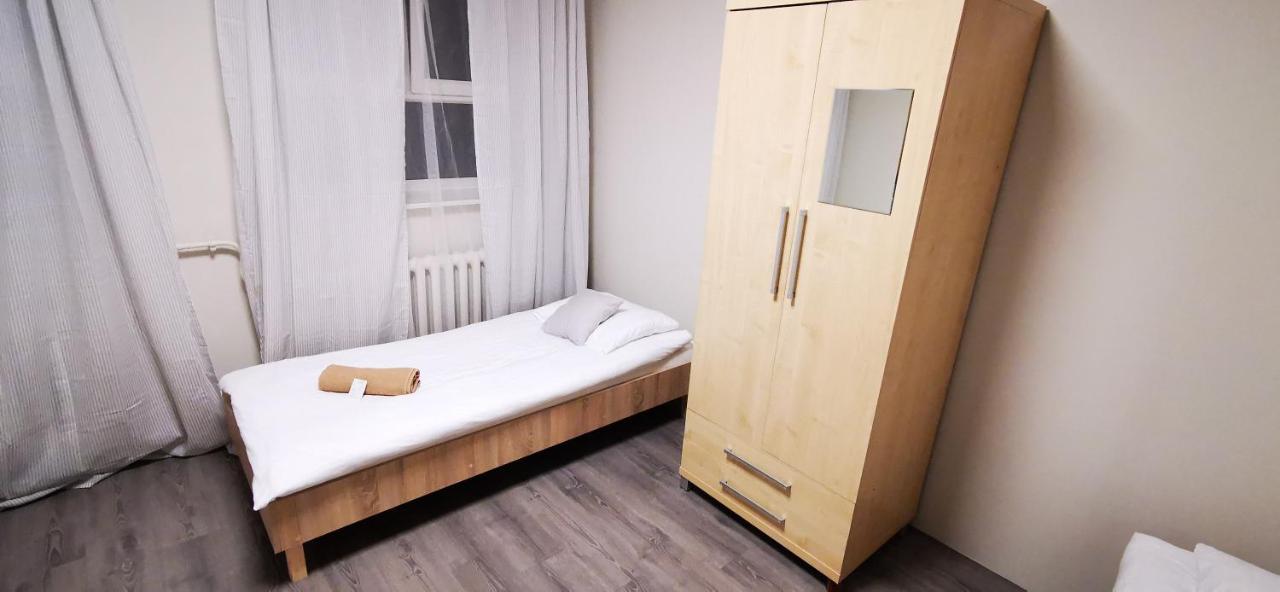 Hostel Powstaniec Wola - Private Rooms Varšava Exteriér fotografie