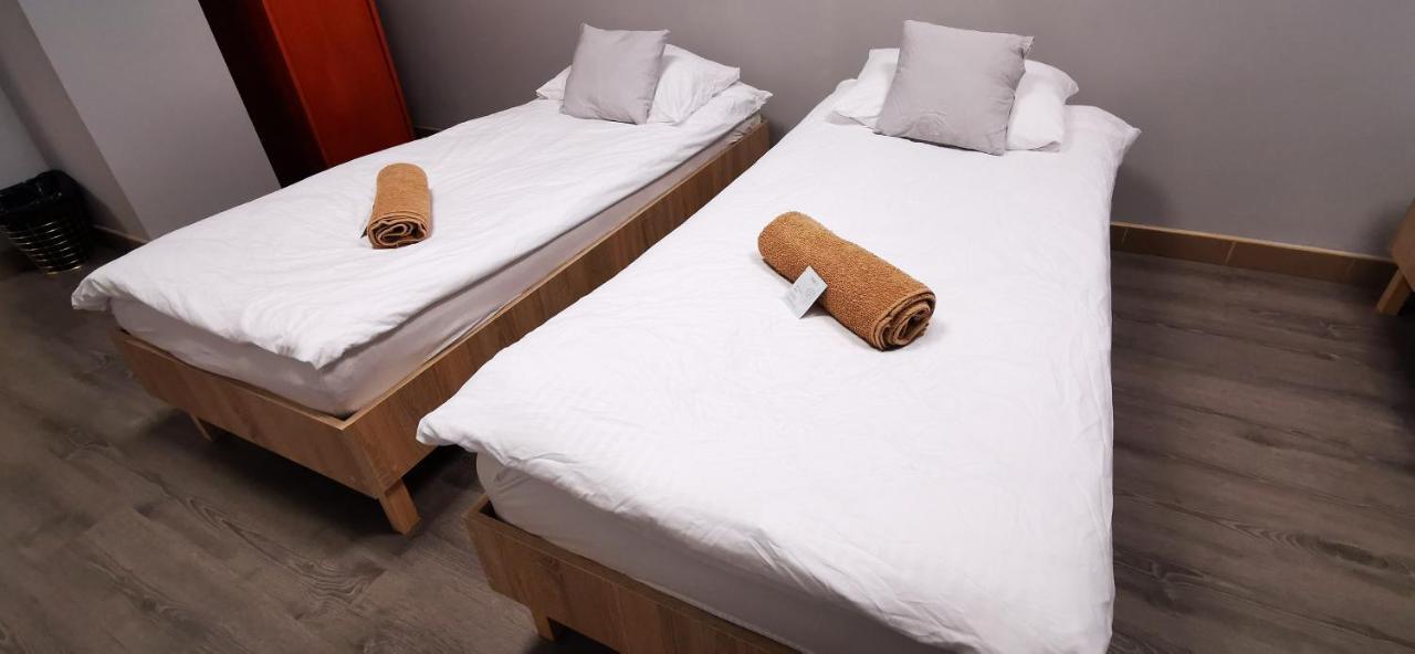 Hostel Powstaniec Wola - Private Rooms Varšava Exteriér fotografie