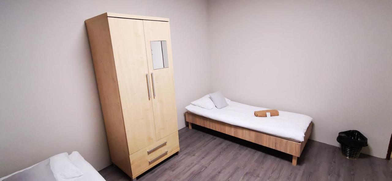 Hostel Powstaniec Wola - Private Rooms Varšava Exteriér fotografie