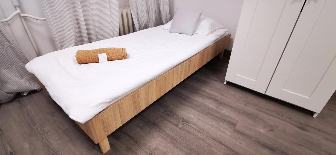 Hostel Powstaniec Wola - Private Rooms Varšava Exteriér fotografie