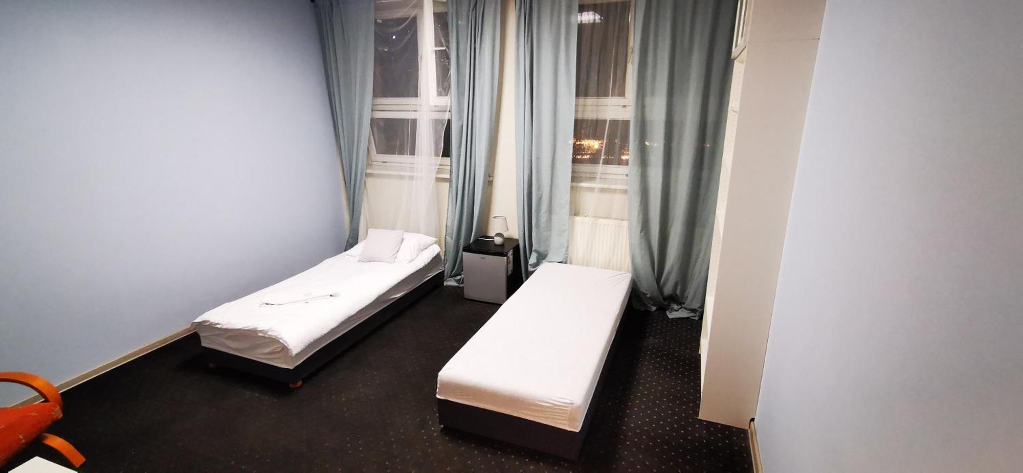 Hostel Powstaniec Wola - Private Rooms Varšava Exteriér fotografie
