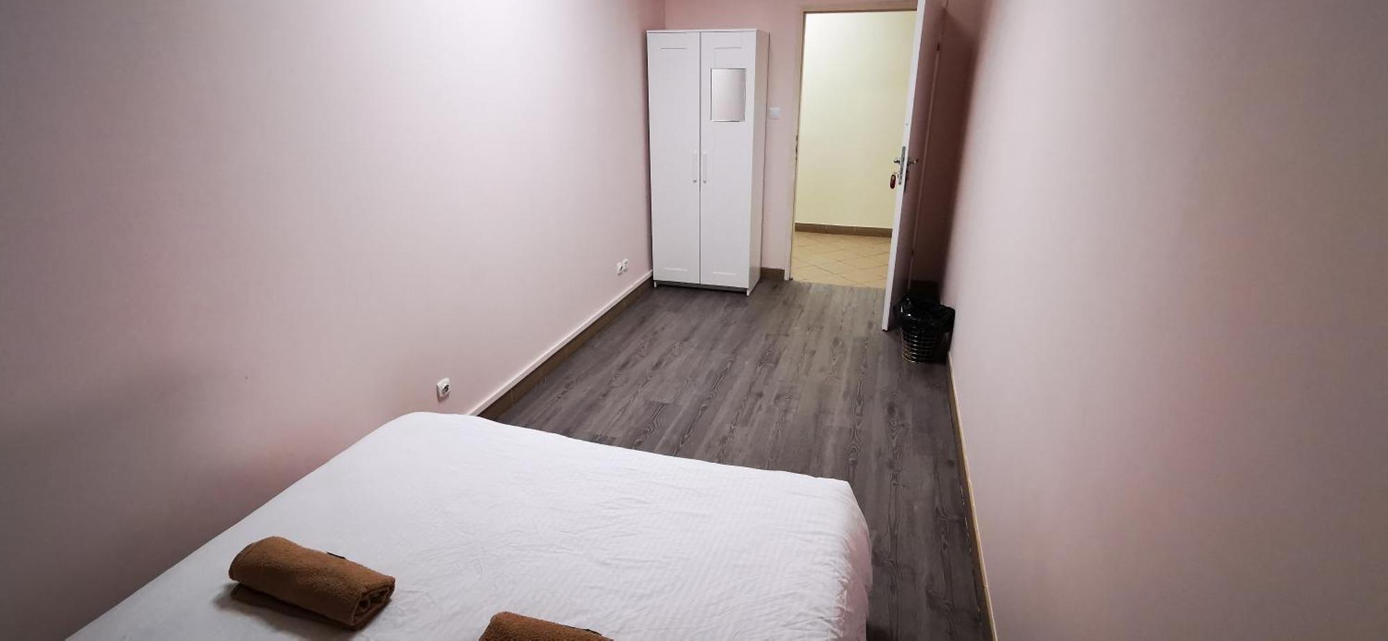 Hostel Powstaniec Wola - Private Rooms Varšava Exteriér fotografie